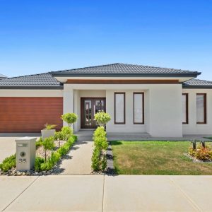38 St Georges Blvd, Mickleham, Vic 3064