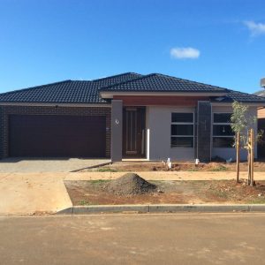 33 Goldington Street, Mickleham, Vic 3064